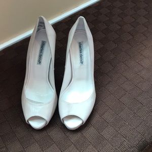 Charles David nude peep toe pumps